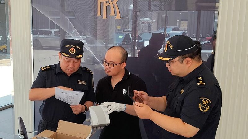 晋阳海关对进口汽车零部件开展入境验证工作